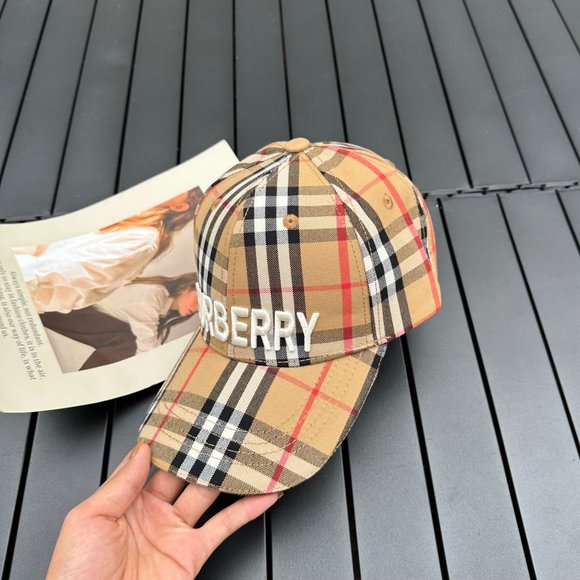 2023 BURBERRY Burberry's new simple fashion baseball Cap - Picture 2 of 9